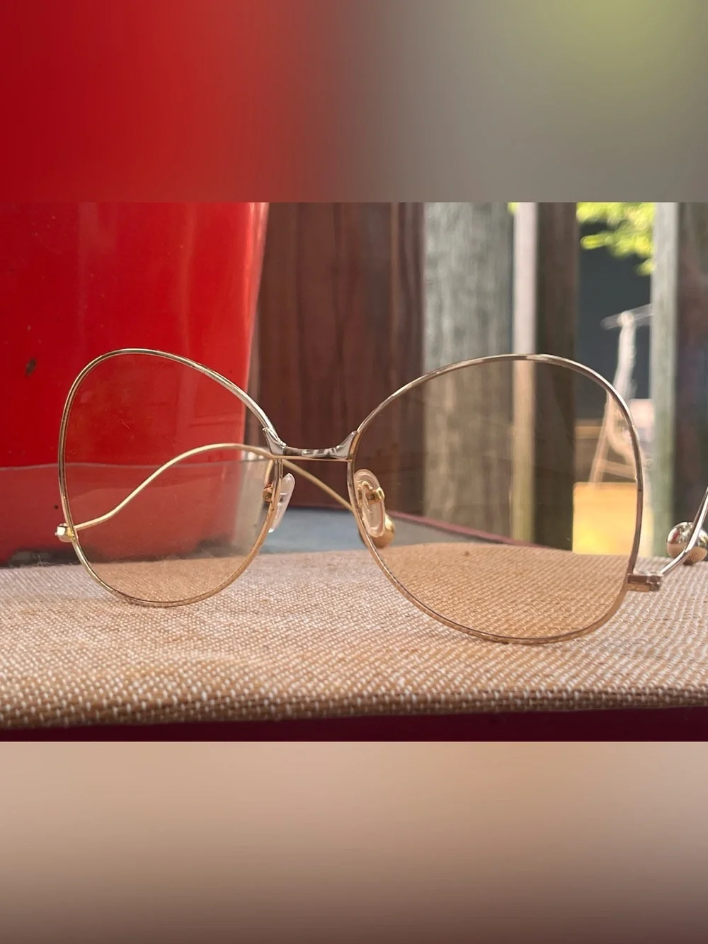 🕶️ Gold Tone Metal Frame Tan/Peach Lens Sunglasses